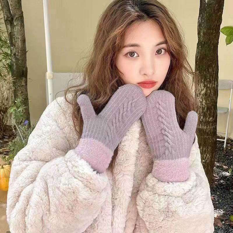 Women's Cute Plush Winter Mittens: Thick, Soft, Warm Cycling Gloves for Trendy Students