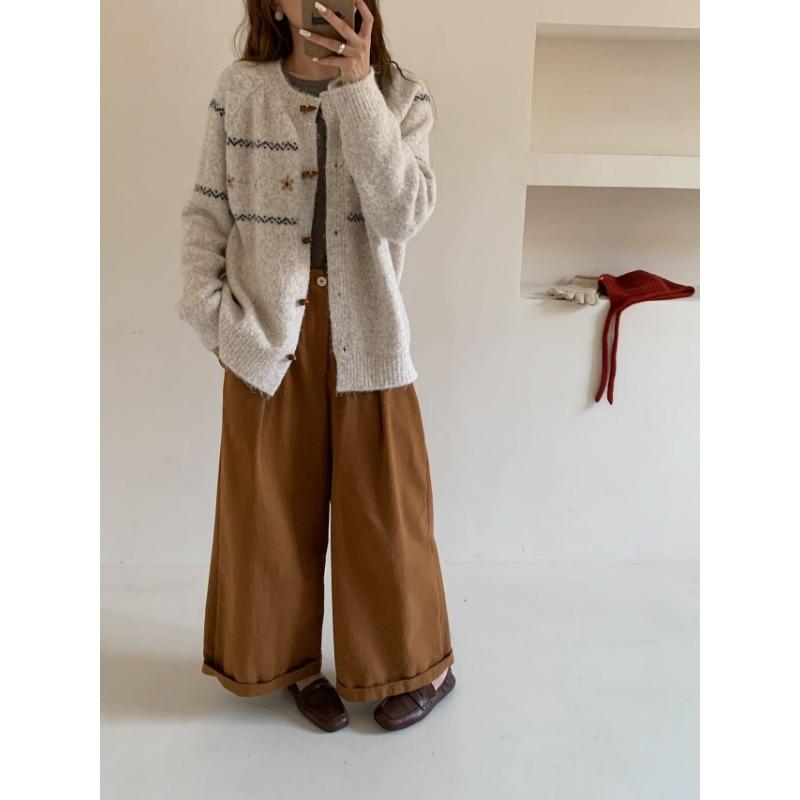 Vintage embroidered flower knitted cardigan women's autumn and winter new lazy wind loose soft waxy jacquard sweater jacket