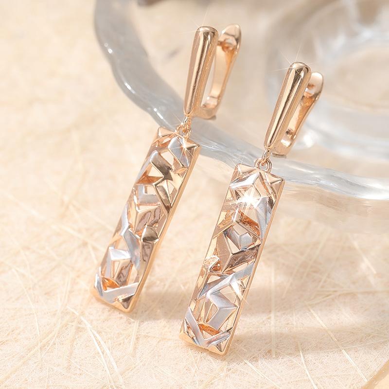 

Hollowed Geometric Pattern Square Dangle Earrings for Women Concise Exquisite Banquet Party Pendant Jewelry Accessories