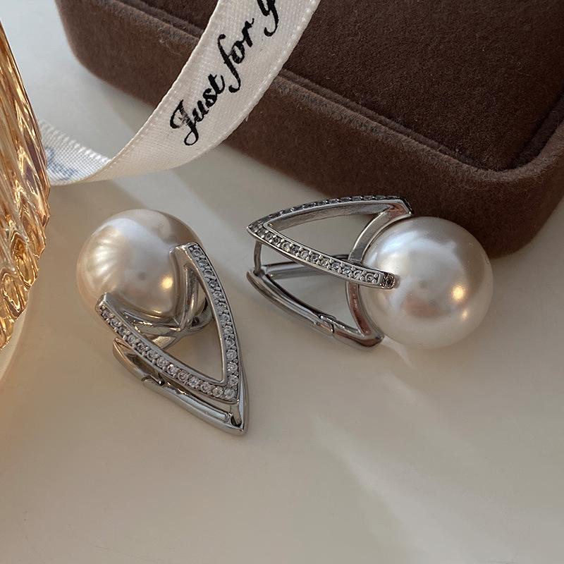 

Серьги-подковы Maduo Hemp серого цвета с имитацией жемчуга, с пряжкой, двухсторонняя инкрустация бриллиантами, легкая, роскошная атмосфера, для женщин высокого класса серебряный