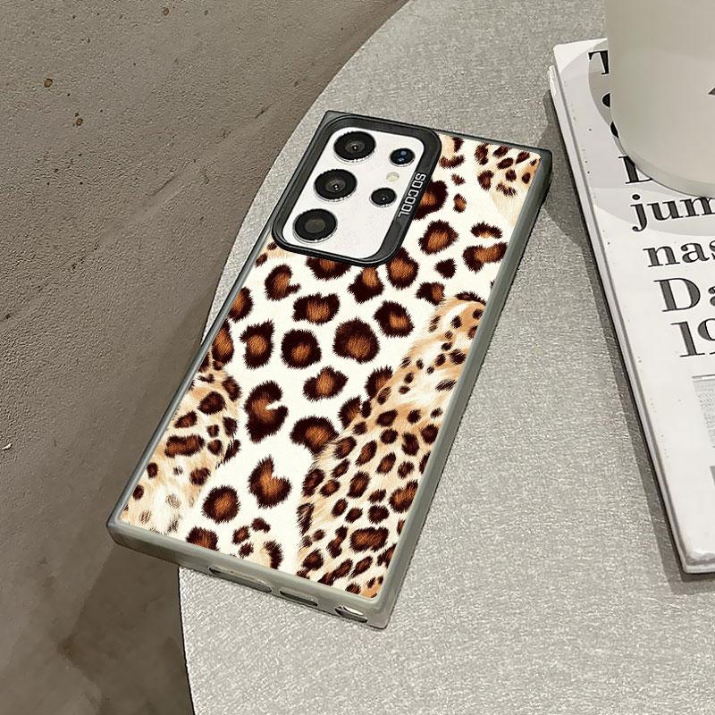 For Samsung Galaxy S24 S23 Ultra Plus FE S25 S22 Ultra Plus S21 FE Laser Phone Case Fashion Brown Leopard Shockproof Back Cover