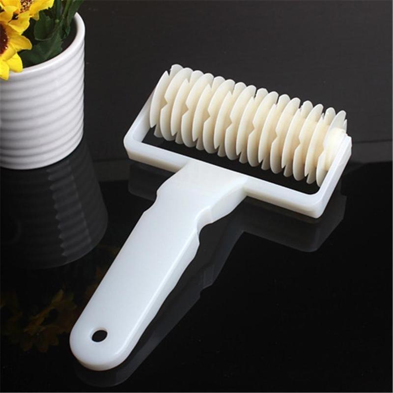 1Pc  Pie Pizza Cookie Cutter Pastry Plastic Baking Tools Bakeware Embossing Roller Doug