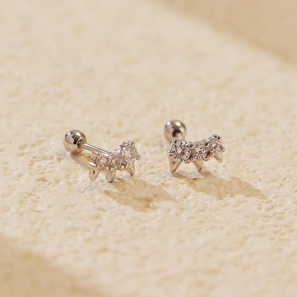European & American S925 Silver Cross Stud Earrings with Rhinestones and Rivet Design for Cartilage.