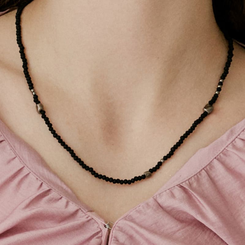 VINTAGE HOLLYWOOD Black Stone Beads Necklace_VH25NNNE177V