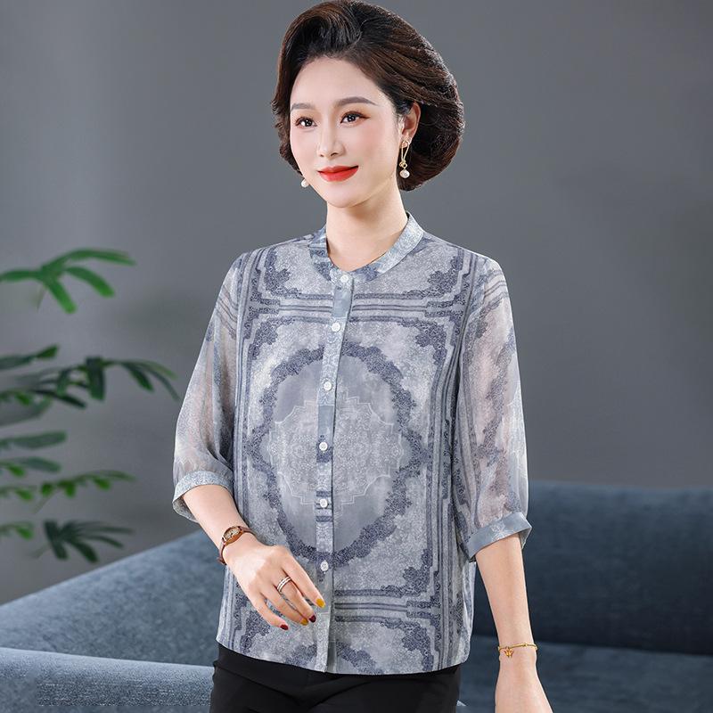 Fashionable Imitation Silk Summer Top: Stylish Print, Plus Size, Slimming, Loose Fit for Middle-Aged and Elderly Women.