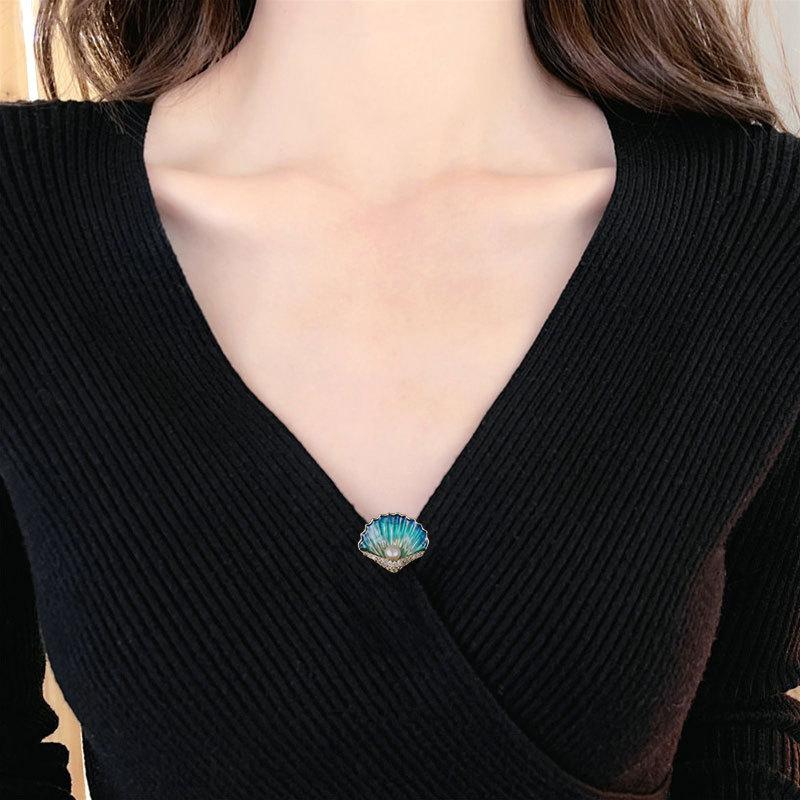 Design de coajă de perle de modă simț temperamentul de înaltă calitate a vieții marine ace de scoici cataramă anti-lumină broșă mică cu aspirație magnetică