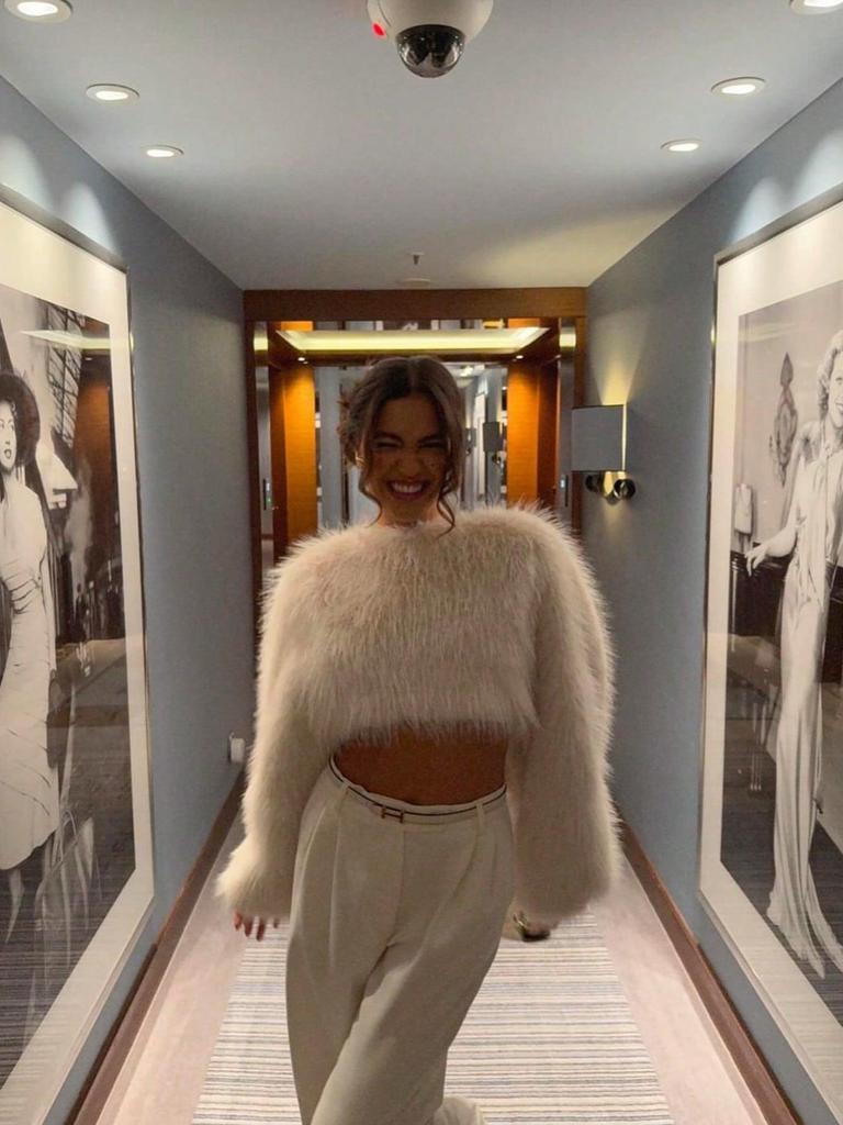 Women's High-End Faux Fur Pullover Coat - Autumn/Winter Versatile Short Style
