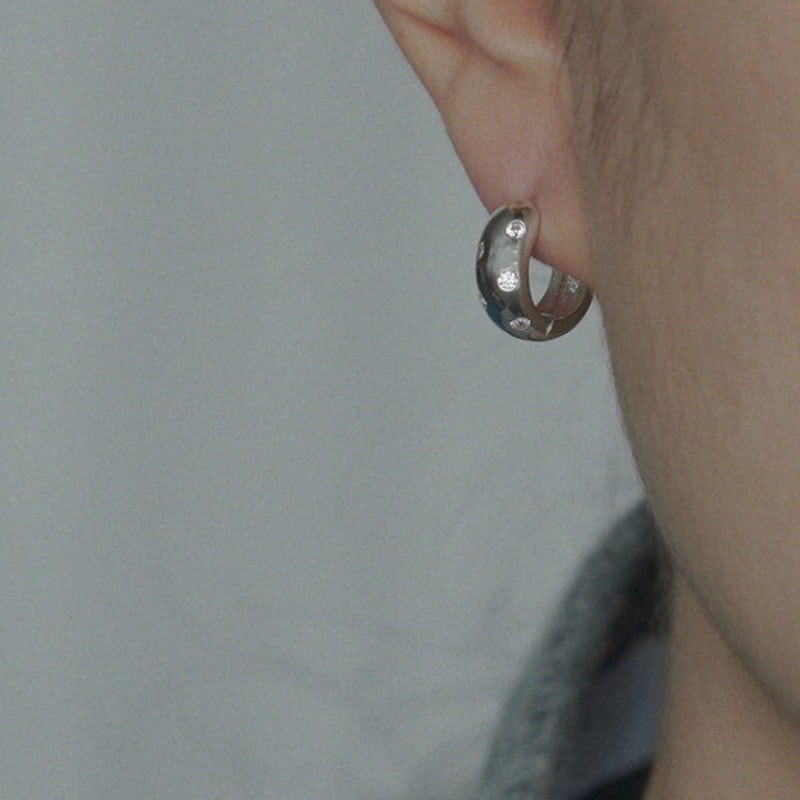 POSTLUDE [SILVER] S DOT CZ VOLUME R EARRINGS