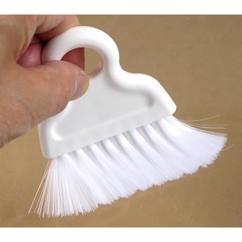 Color cannot be specified. Easy and quick cleaning mini broom and dustpan set with a magnet that sticks to the wall. 0051