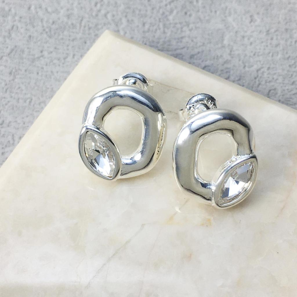 2024 UNO Bestseller: Minimalist Multifunctional Women's Earrings - Romantic Holiday Jewelry Gift.