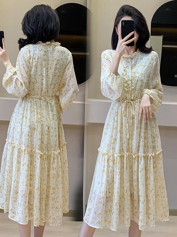 French Puff Sleeve Floral Chiffon Dress with Tie-Neck and Ruffle Collar, Slim-Fit Long Sleeve for Early Spring.