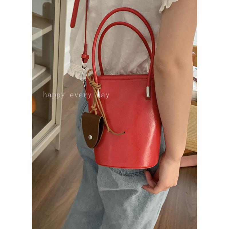 Summer fashion handbag women's small bag 2025 new simple bucket bag versatile shoulder messenger mobile phone bag