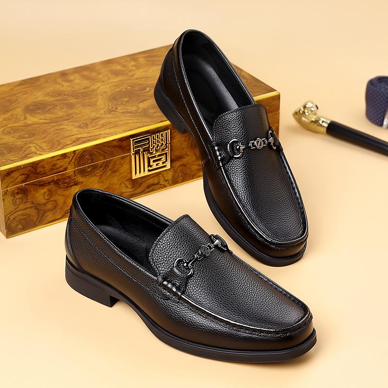 

Shoes spring new breathable casual leather shoes soft sole soft surface business loafer beanie shoes 44 чорний