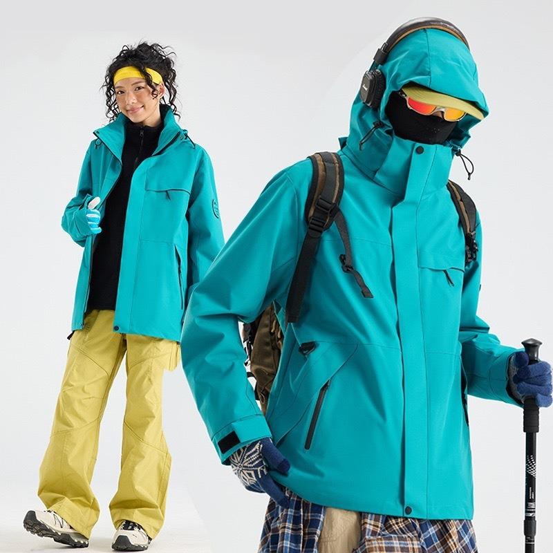Jacket women's outdoor hiking suit fleece liner windproof and waterproof three-in-one jacket men's customization