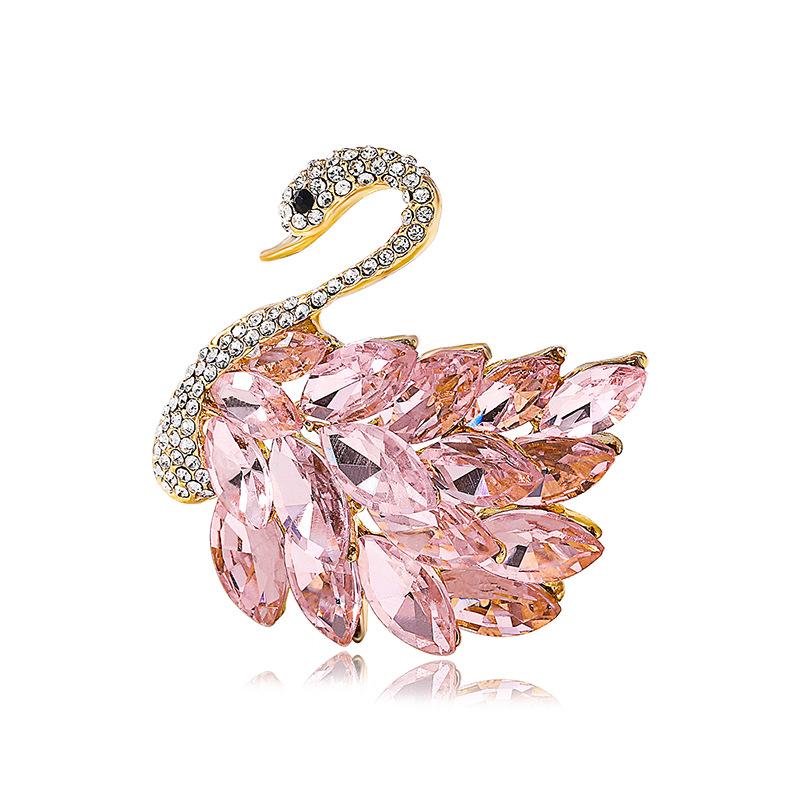 Crystal Swan brooch, high-end and sophisticated, niche, small fragrance, retro chest flower, Korean version, anti glare, pin clothing accessories