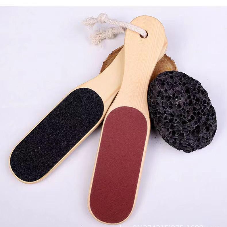 Doppelseitiges Fußschleif- und Peelingwerkzeug aus Massivholz