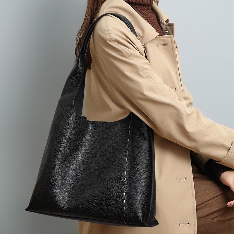 Handheld Leather Large Capacity Casual Women's Bag In Autumn New Cowhide Soft Bag Fashionable and Versatile Commuting Bag