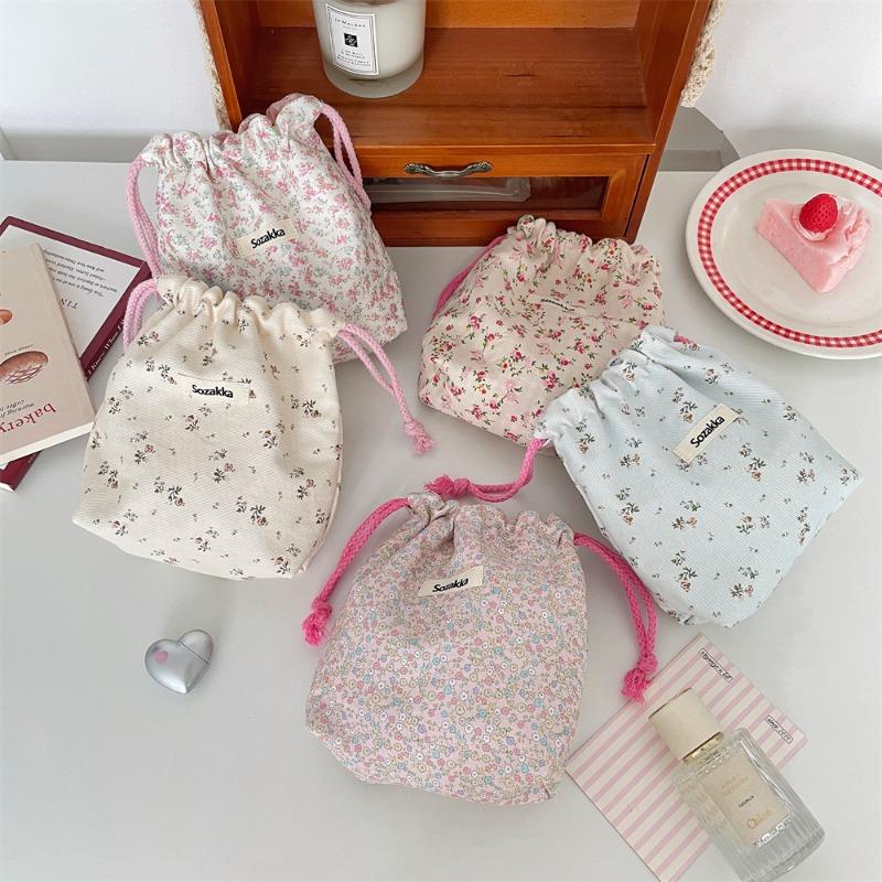 Korean floral storage bag, portable cosmetics storage bag, travel change storage bag, sundries storage and finishing bag