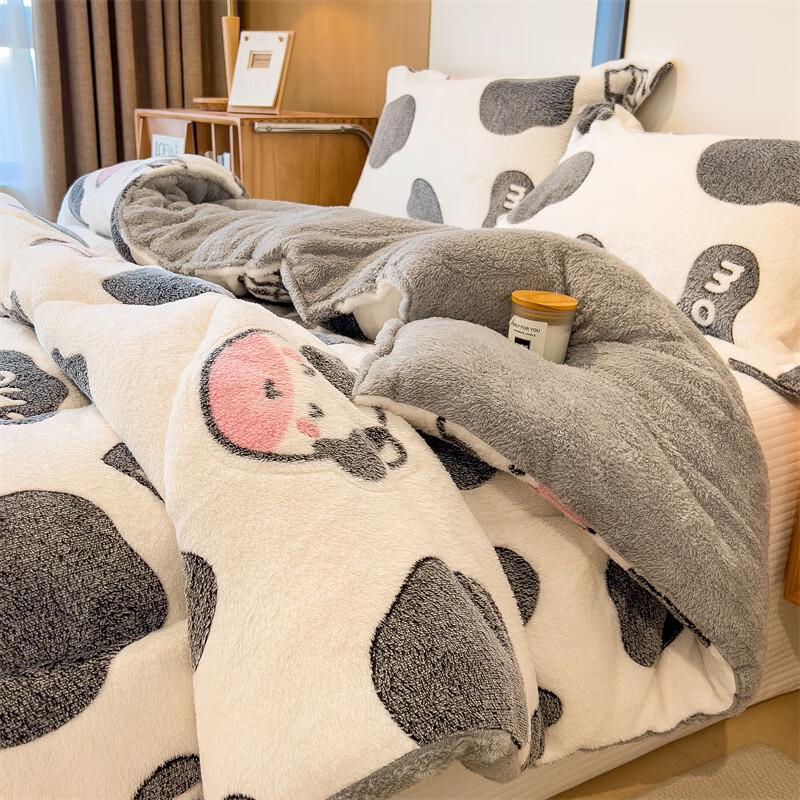 

Nanjiren Cow Print Snowflake & Lamb Velvet Winter Comforter