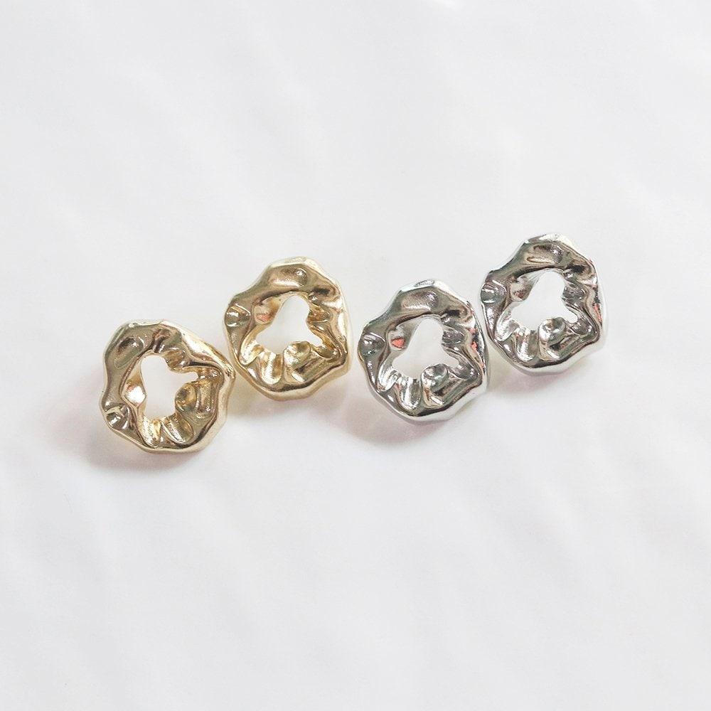 Lipas Silver Bold Engraved Earrings