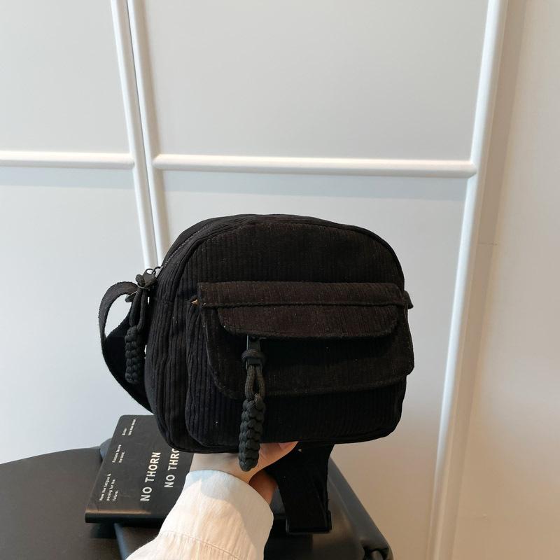 

Corduroy 2025 autumn new simple fashion solid color women s bag shoulder oblique span bag campus style ins tide bag чорний