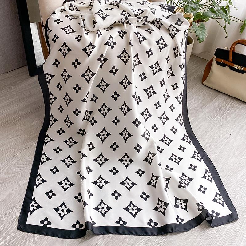 Soft Cotton Linen Printed Large Scarf Women'S Spring Autumn Winter Neck Warmer Skin-Friendly Versatile Stylish Shawl