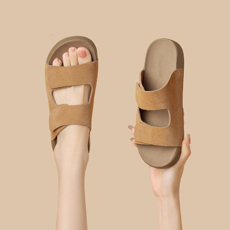 

Римские тапочки на толстой подошве женские 2025 новые летние для улицы с юбками универсальные увеличивающие рост повседневные мягкие прохладные тапочки 40