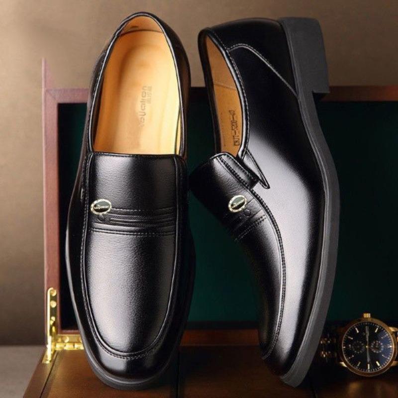 Formal Man Casual Derby Shoe Pointed Toe Flat Black Leather Shoes for Men Slip-on Retro Designer High Quality Fashion Adults Pu
