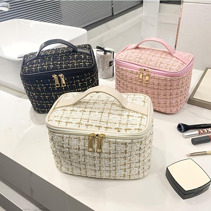 [Stylish Makeup Bag] Large Plaid Makeup Bag | Multi-Functional Travel Organizer with Rayon Lining, Polyester Material,Perfect Gift for Girlfriend,Wife