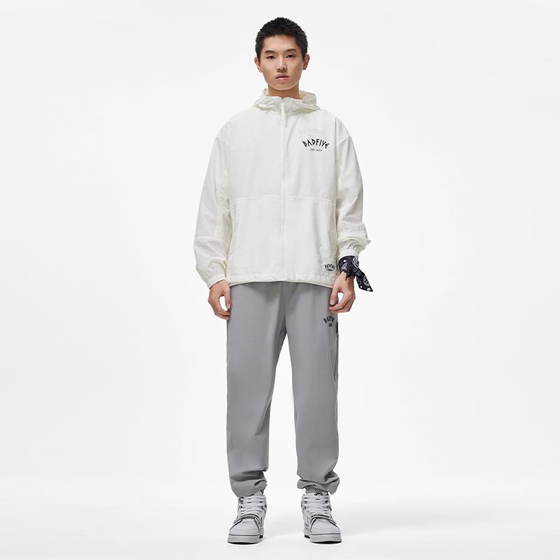 Li Ning Badfive Series Letter Pattern Printed Hooded Windbreaker Men Outerwear Off-White AFDU829-1