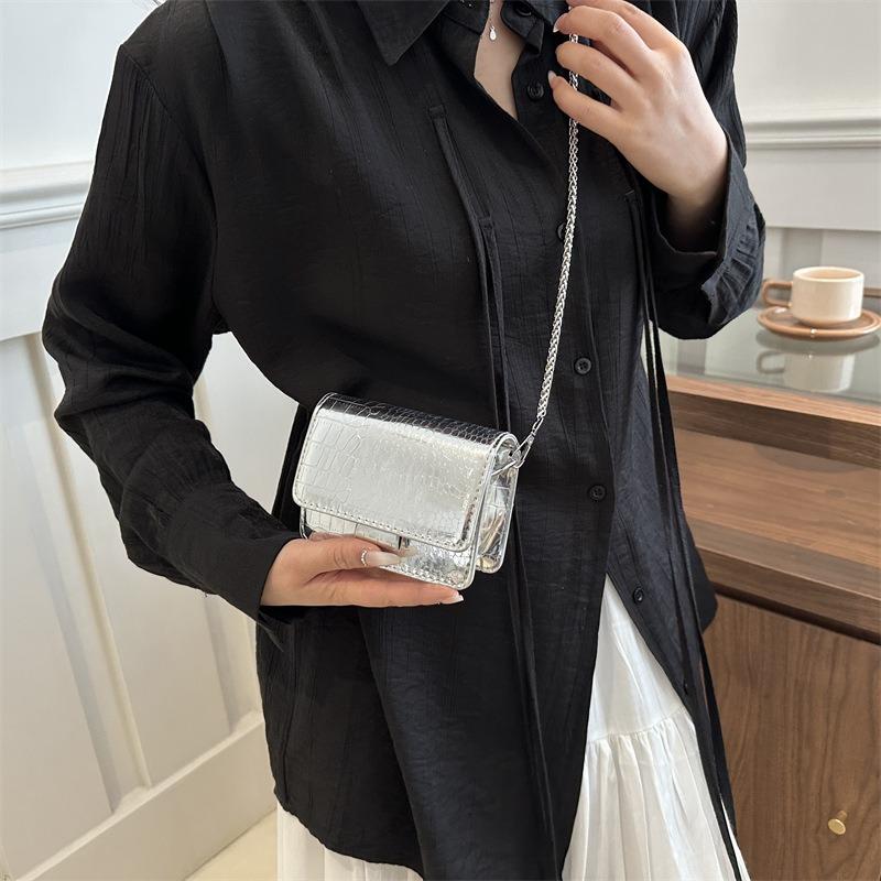 Versatile chain small bag women's new crocodile pattern small square bag lipstick mirror patent leather messenger bag