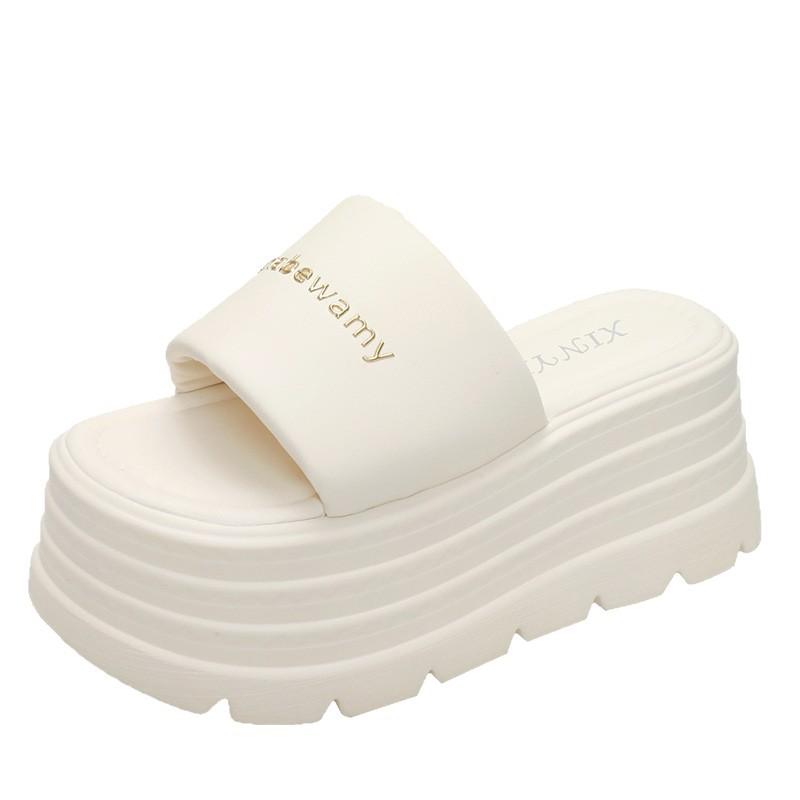 Platform beach slippers women's 2025 summer new casual outer wear sandals muffin one-word drag