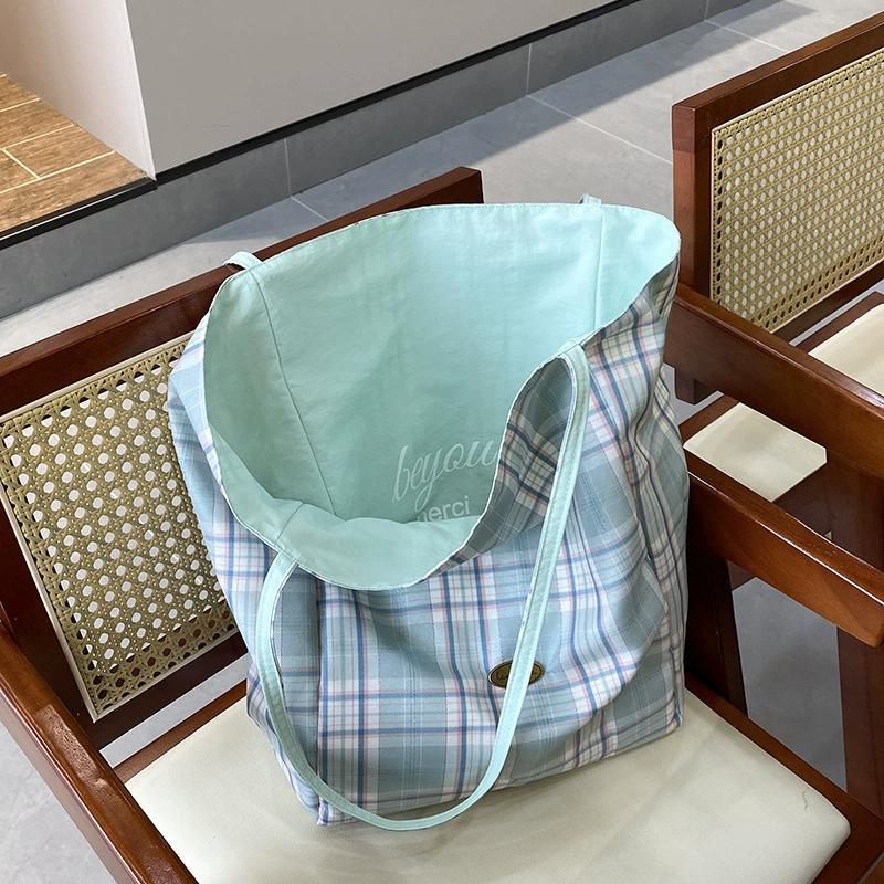 

Spring and summer new fresh mint Mambo plaid splicing shoulder bag large capacity tote bag simple dual-purpose double-sided bag зелёный