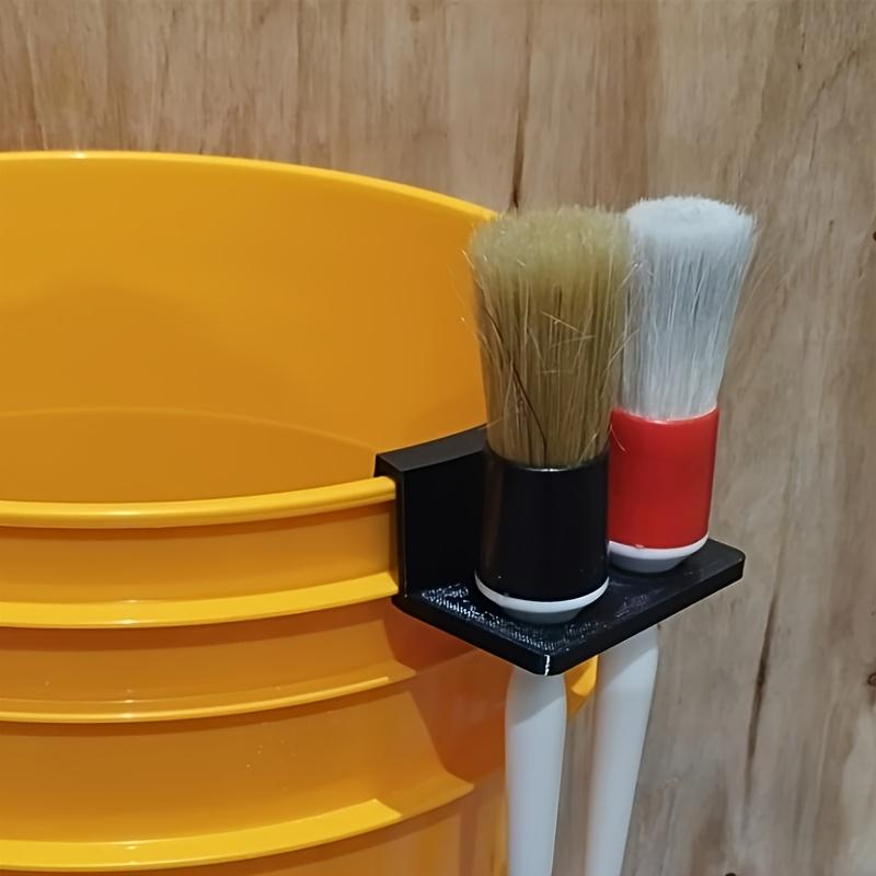 1 Soporte para Cepillo para Cubo de Lavado - Compatible con la Mayoría de Cubos de Lavado de Coches Estándar, Se Fija Fácilmente al Cubo, Más Conveniente