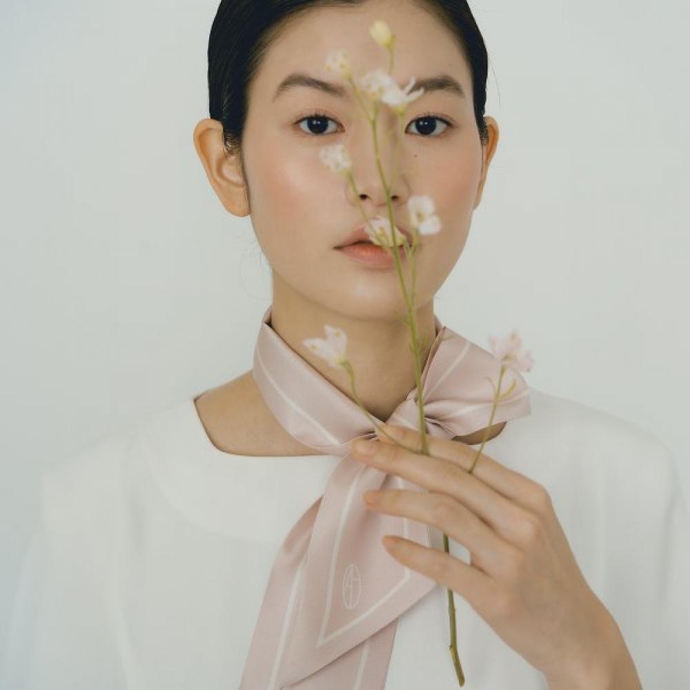 

Avvina Pelle Long Twilly Silk Scarf Pale Blush Single option