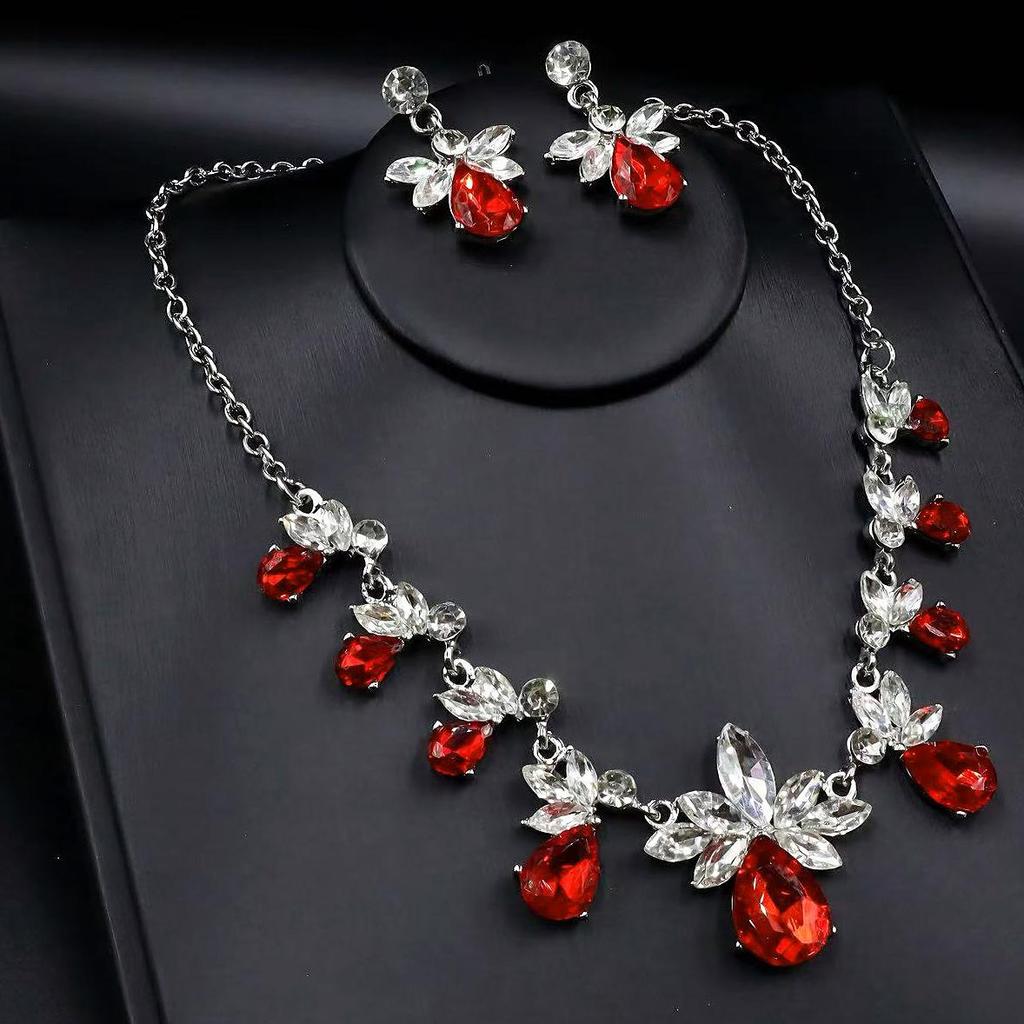 Emerald Green Geometric Necklace & Earring Set with Temperament Ear Hooks and Trendy Clavicle Chain.