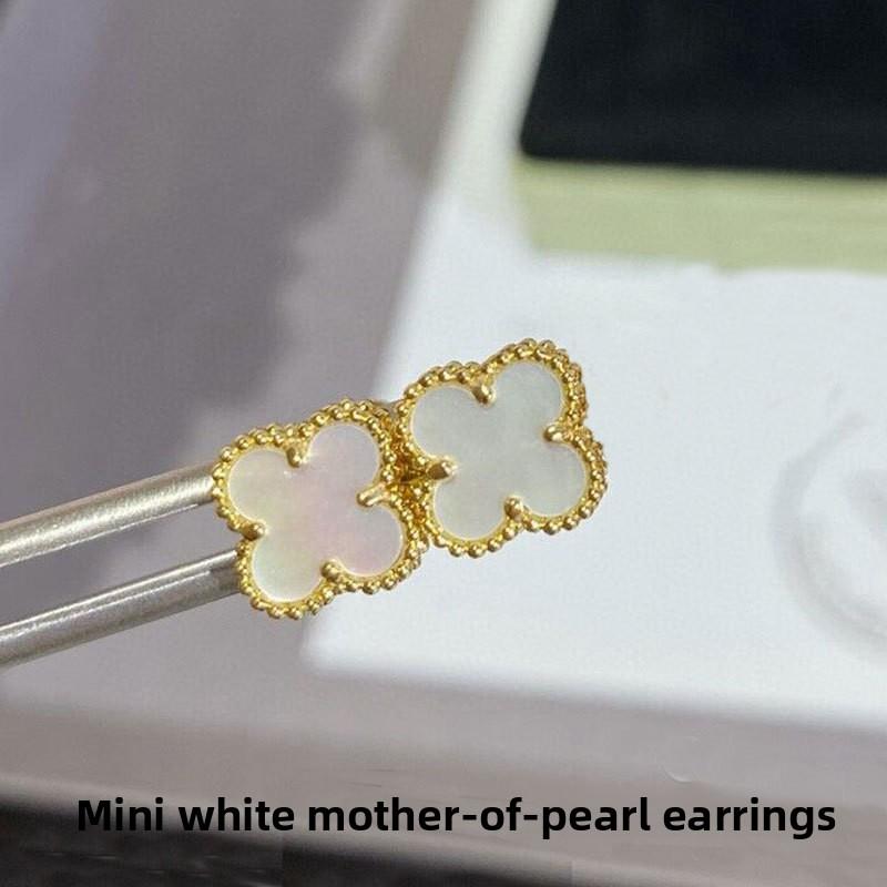 

Серьги-клевер с четырьмя лепестками из розового золота с сердоликом, версия премиум, для женщин. Серьги с изысканным белым перламутром, создающие ощущение высокого класса.