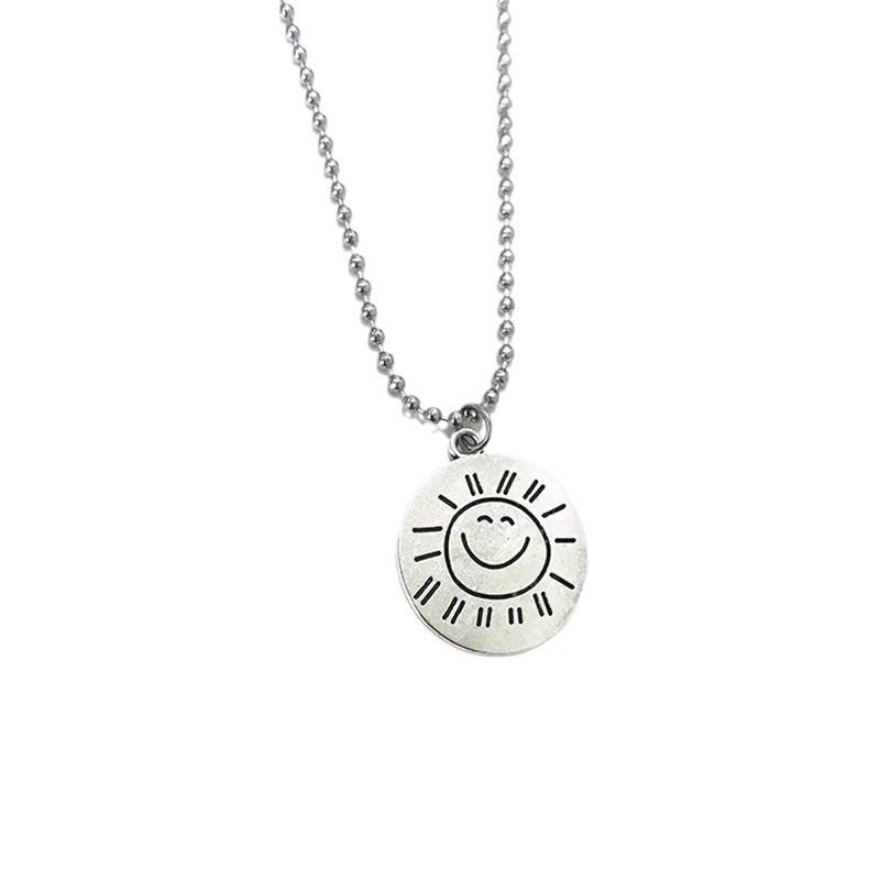 Dual-Sided Smiley Sun Necklace: Retro Fashion Accessory for Men & Women