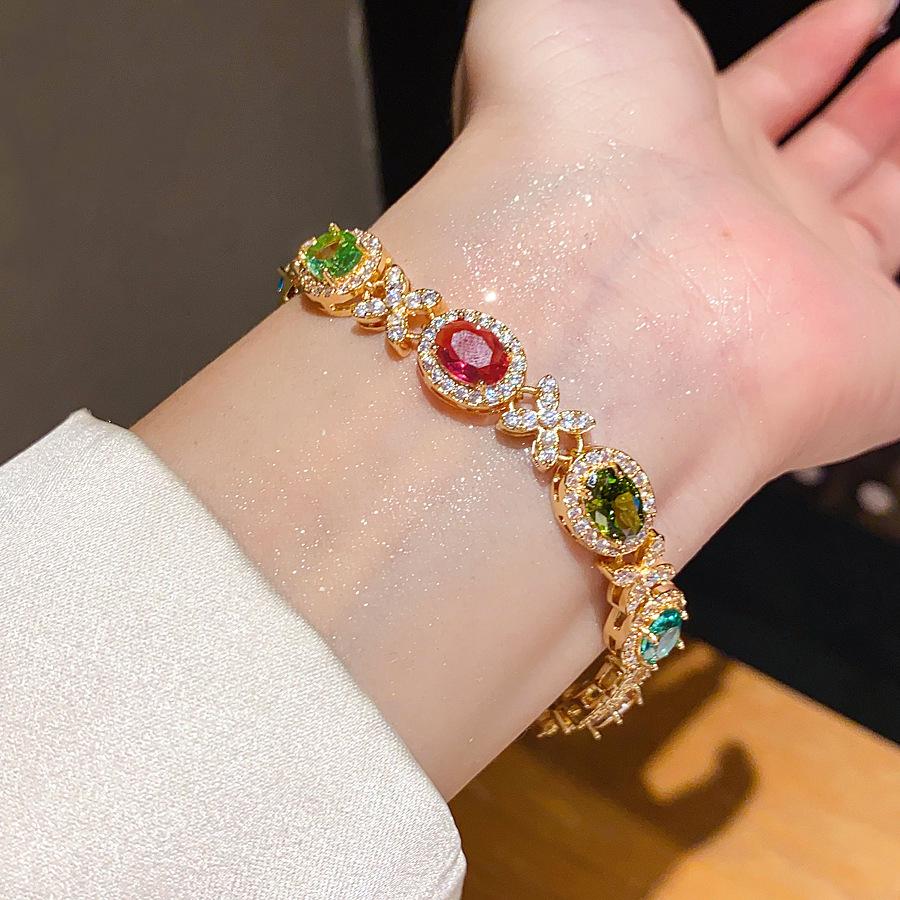 French Zircon Oval Cross Flower Clasp Bracelet - Retro Court Style, Light Luxury Jewelry