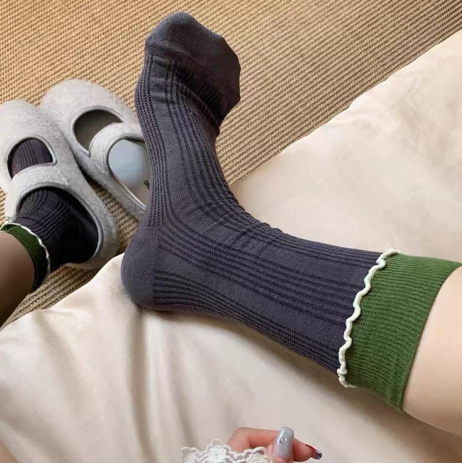 Ladies Fall Fashion New Retro Color Collision Gentle Tube Pile Socks