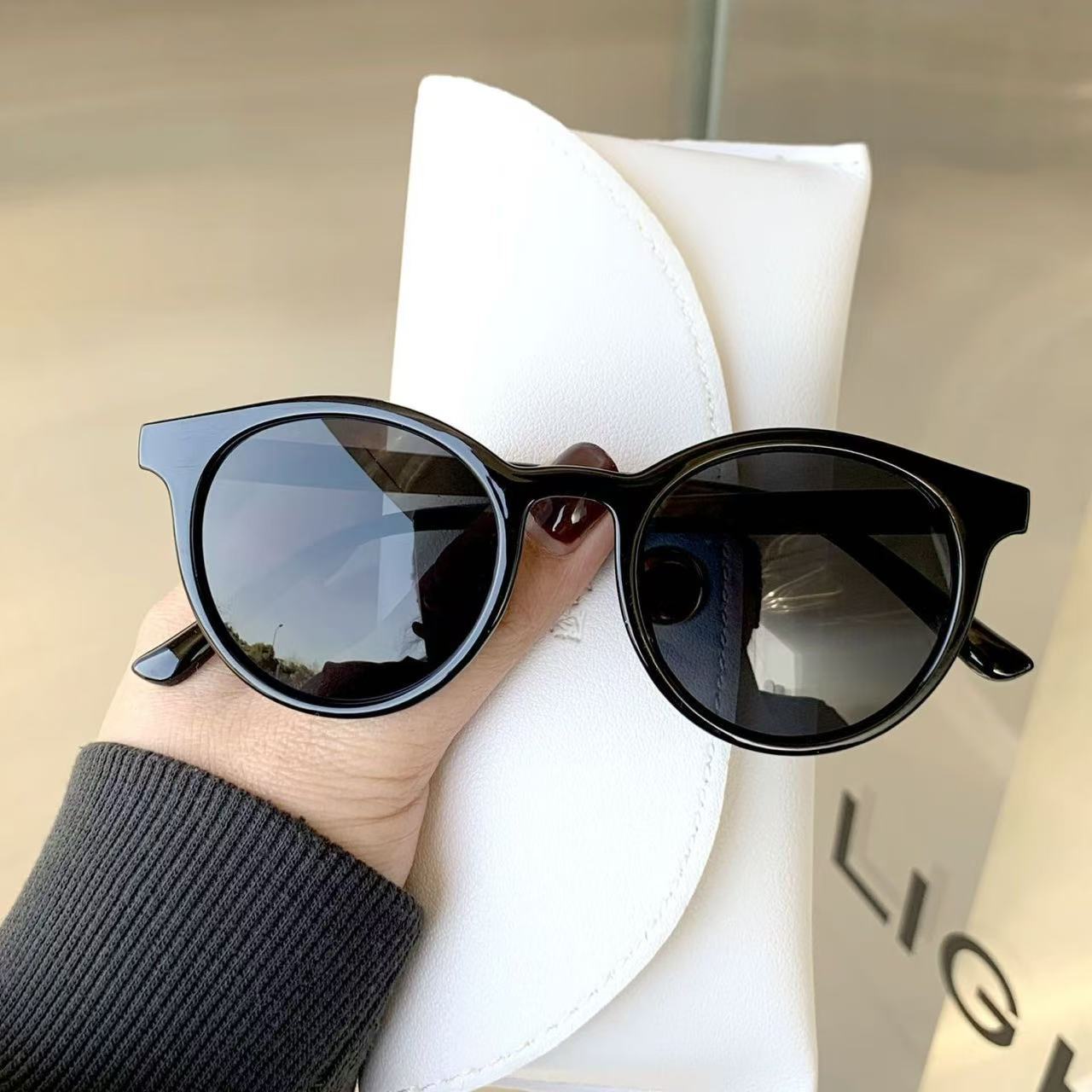 

Простые солнцезащитные очки Lin Xiaozhai цвета мокко с молочным чаем, солнцезащитные очки с круглой оправой в стиле ретро