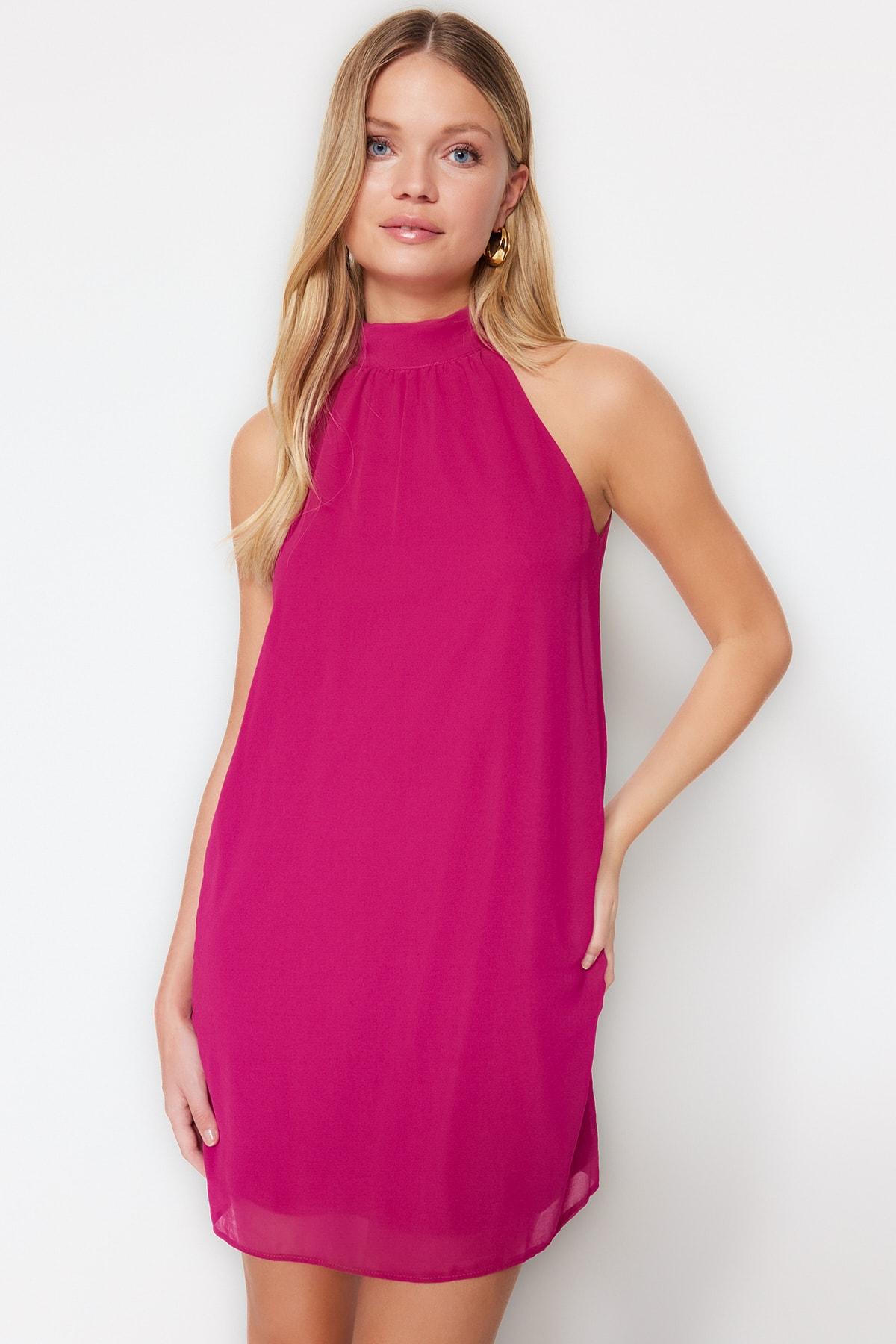 

Мини-платье Damson прямого кроя с высоким воротником TWOSS23EL01059..