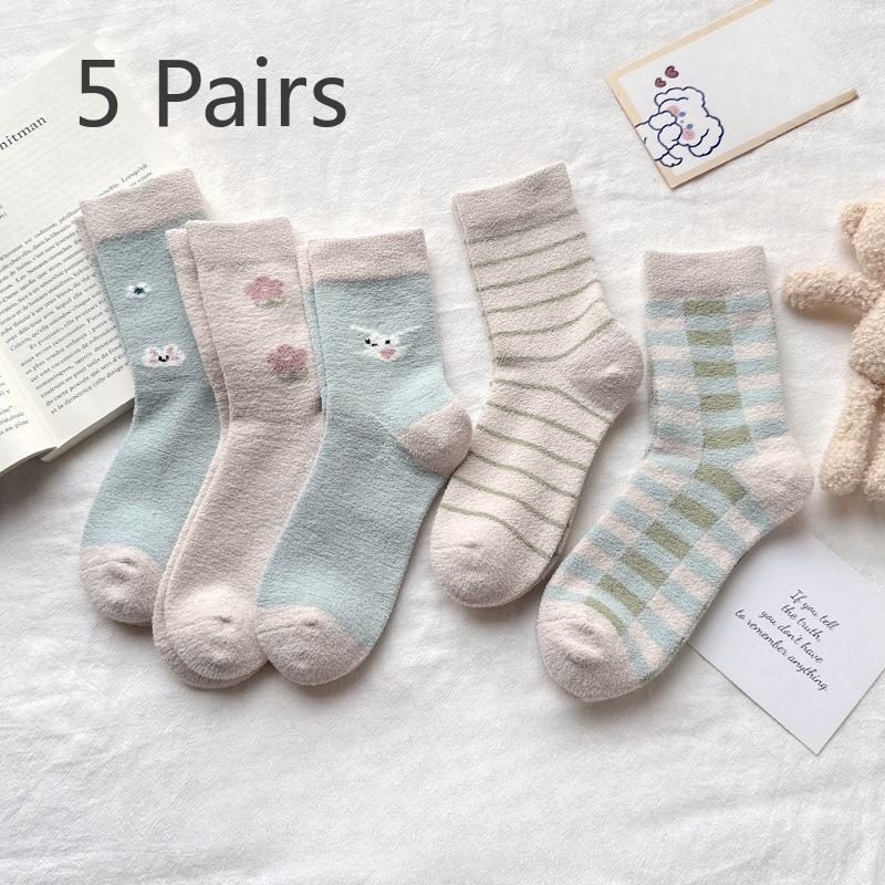 

5 Pairs of Ladies Autumn and Winter Warm and Thick Cartoon Home Tube Stack Socks 5 Pairs