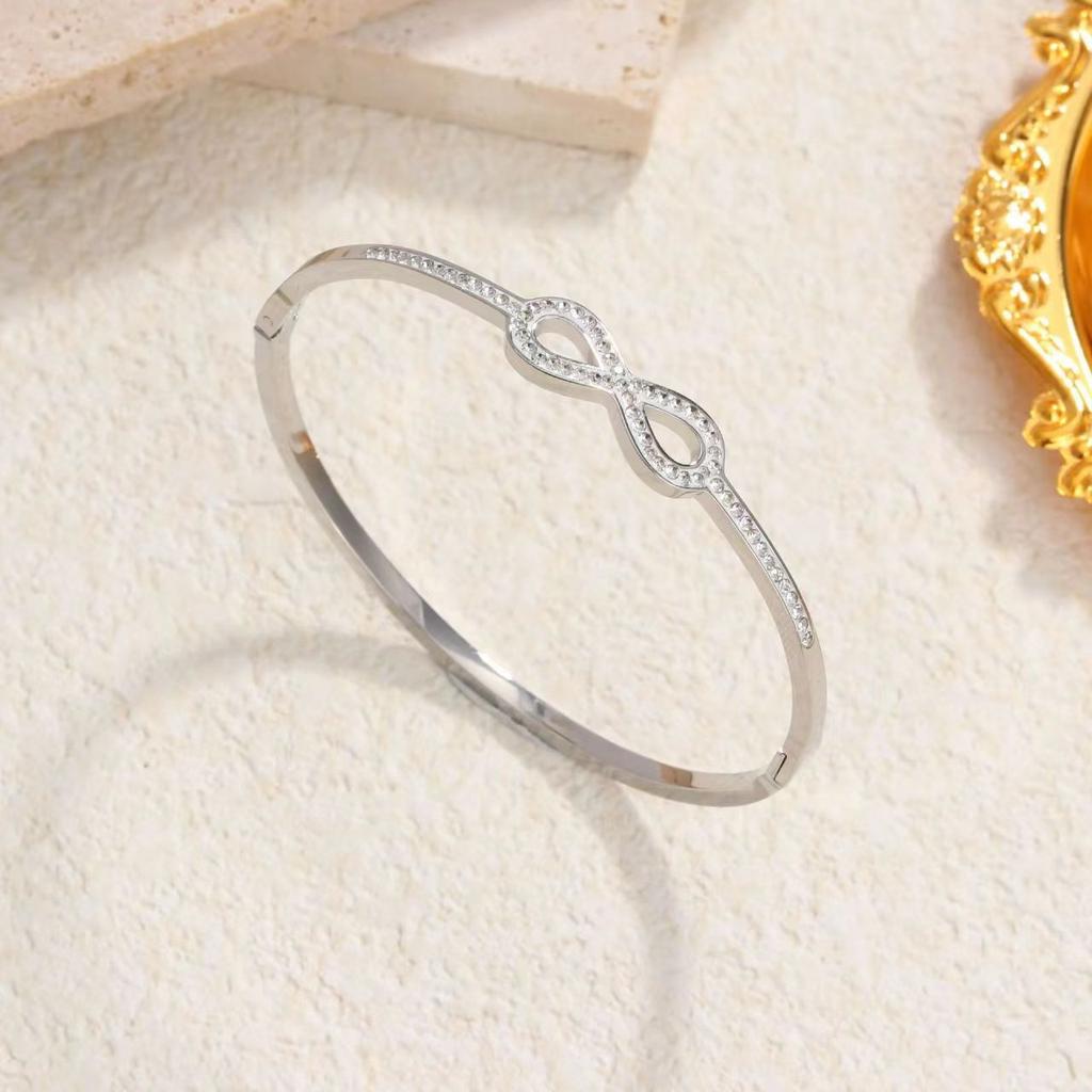 2026 Light Luxury Version 8-character Knot Women's Bracelet Does Not Fade Versatile Temperament Bracelet Hand Jewelry