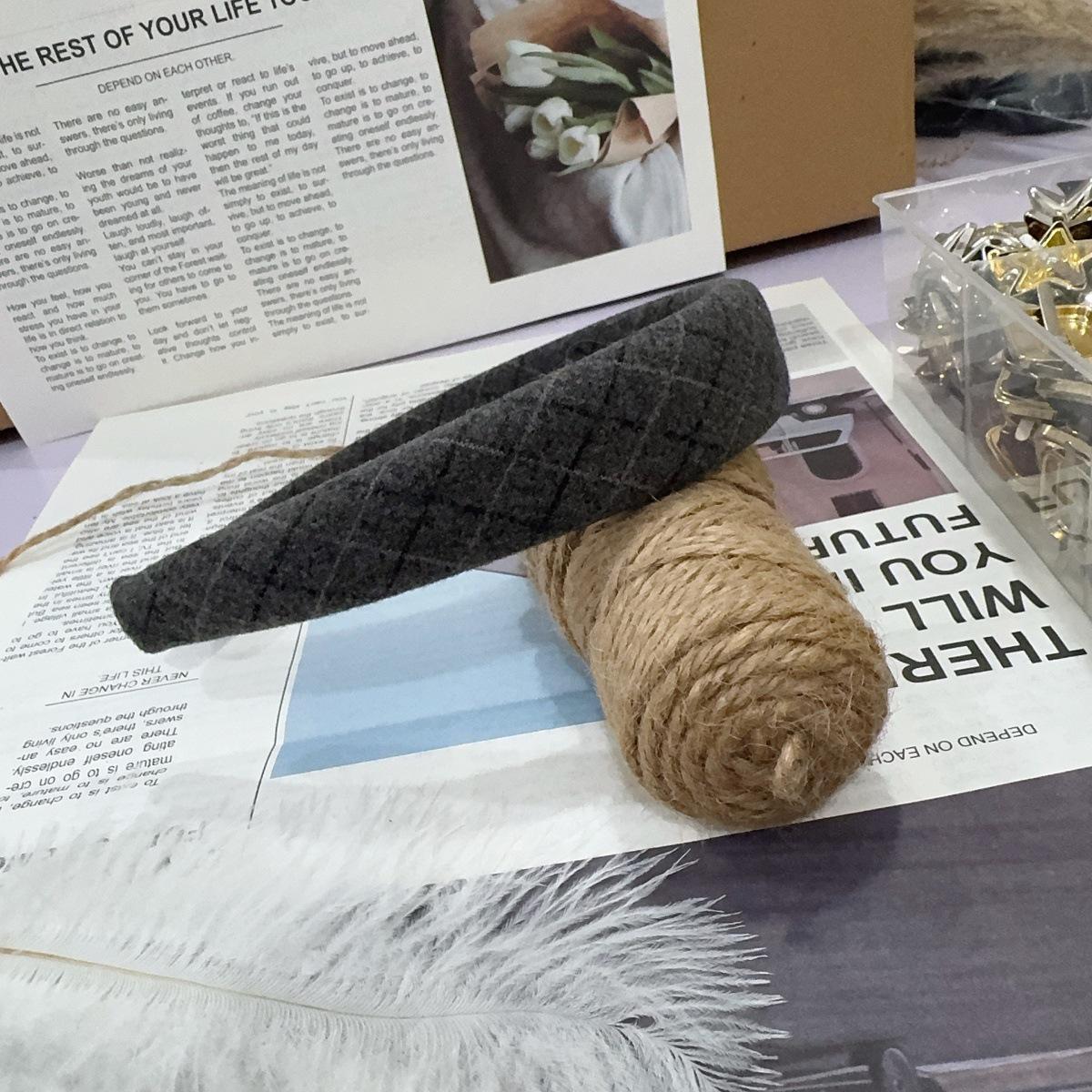 Ретро клетчатая нескользящая повязка на голову для женщин - 2025 Модный высокий аксессуар для волос для умывания лица.