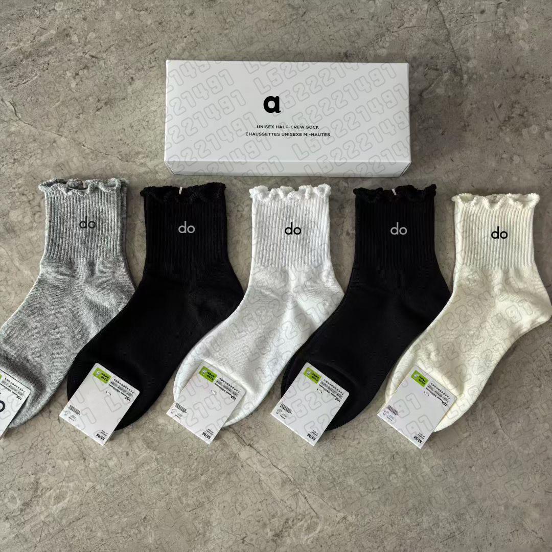 Socks Designer Womens Mens Luxury Socks Pure Cotton yoga Socks Black, white and multiple colors Sports Socks And Stockings Mid-length Socks 5 Pair S