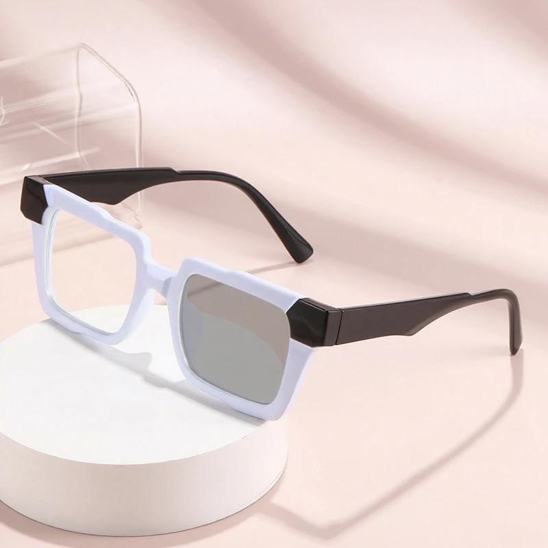 Retro Square Frame Photochromic Myopia Glasses  Neutral Fashionable High-Definition Blue Light Protection Myopia Glasses To-4.0