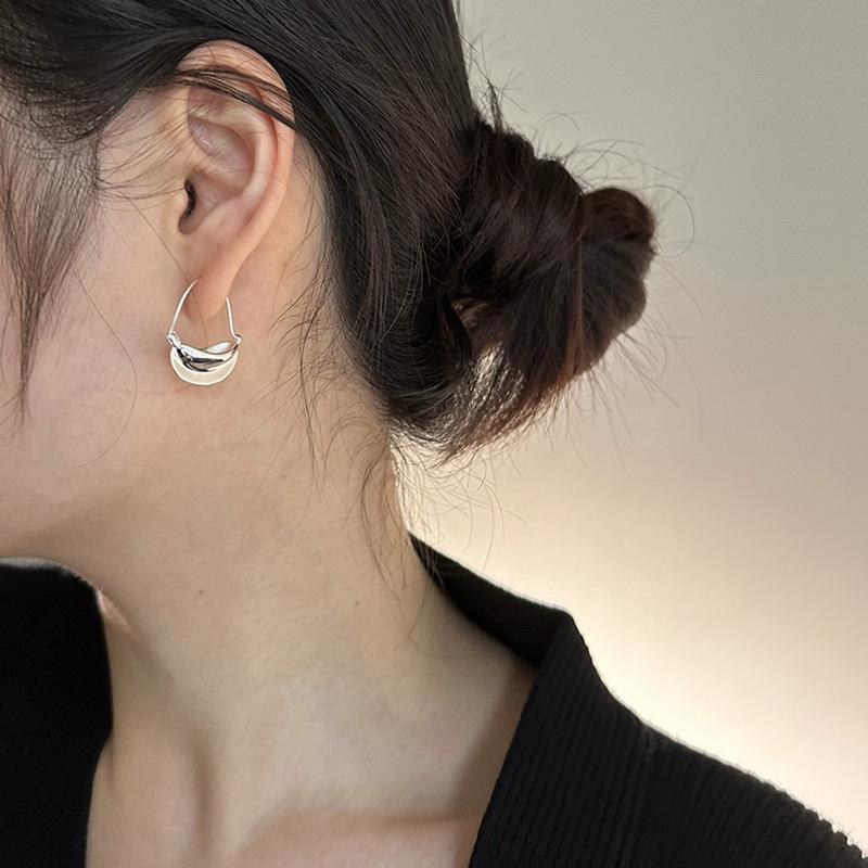 Niche Banana Boat Earrings Curved Texture INS Style Semi-circular Design Elegant Classic Jewelry Women's Trendy Gift Daily Earrings