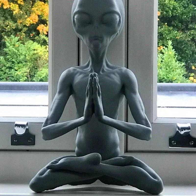 

Meditating Alien Resin Statue Garden Ornament Best Art Decor for Indoor Outdoor Home or Office Promotion Resin Embellishments