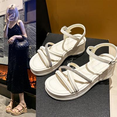 Sandalen mit dicker Unterseite und einem Schnallenriemen für Damen, weiche Unterseite, klobiger Absatz, Strasssteine, modische Sandalen im britischen Stil
